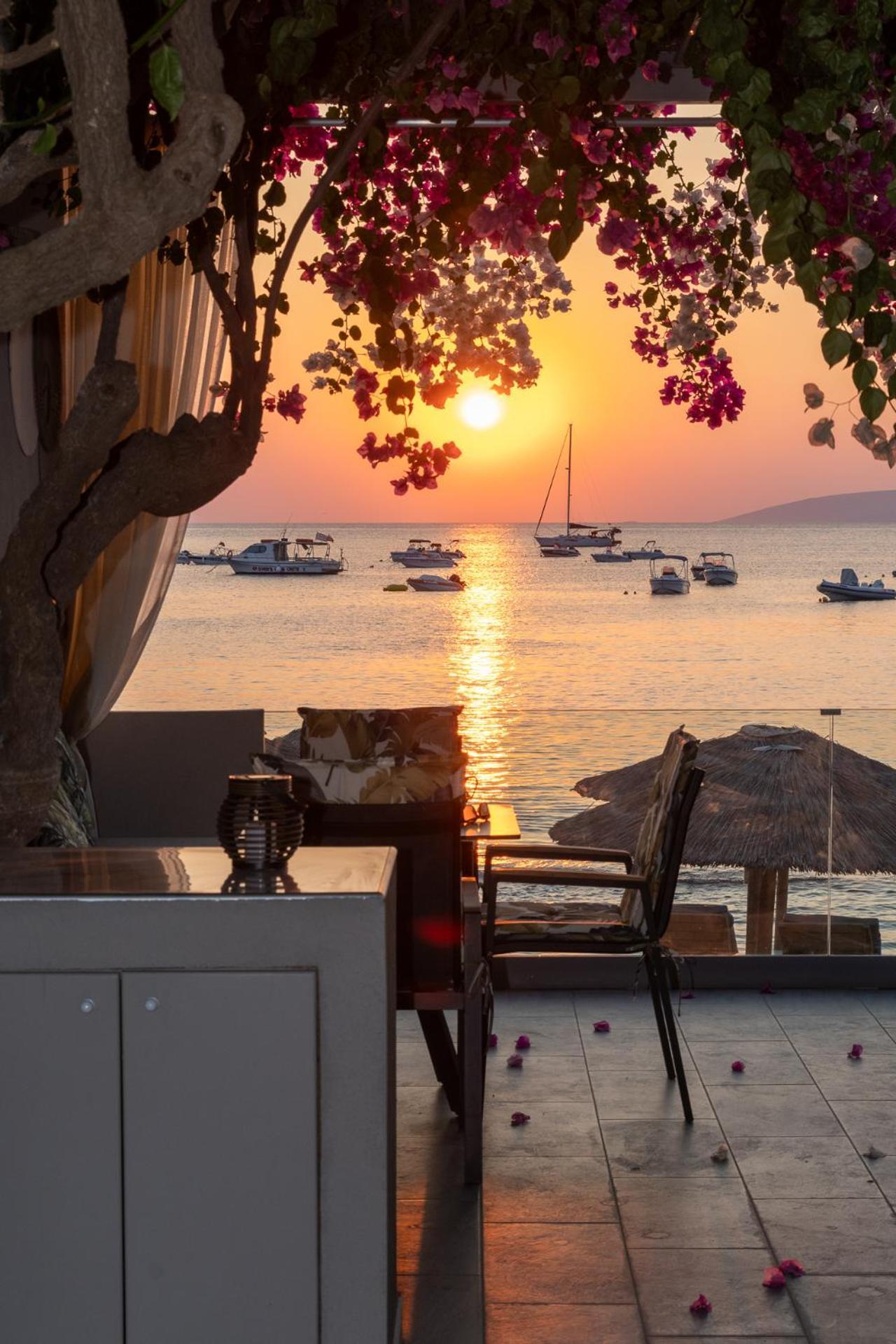 Buganvilla-Sea Front Villas Agia Pelagia  Exterior photo